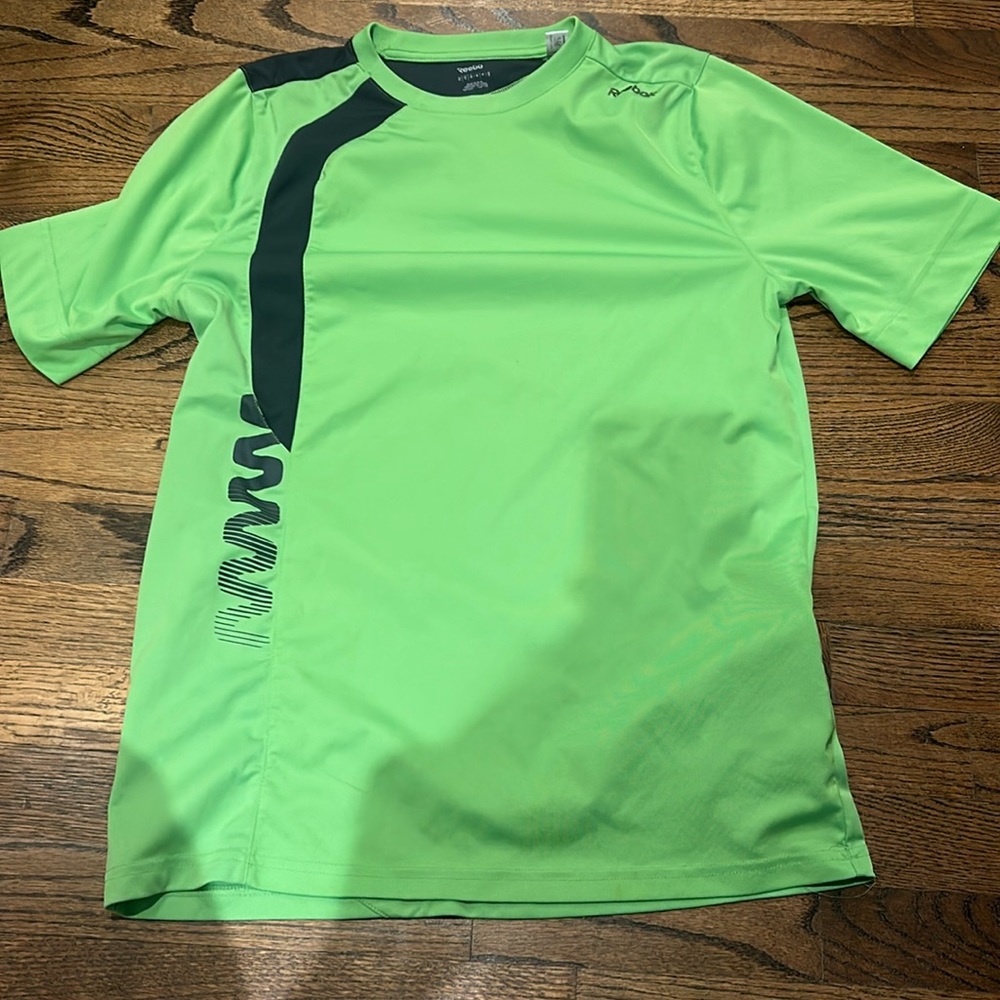 Rebook men’s medium green athletic shirt